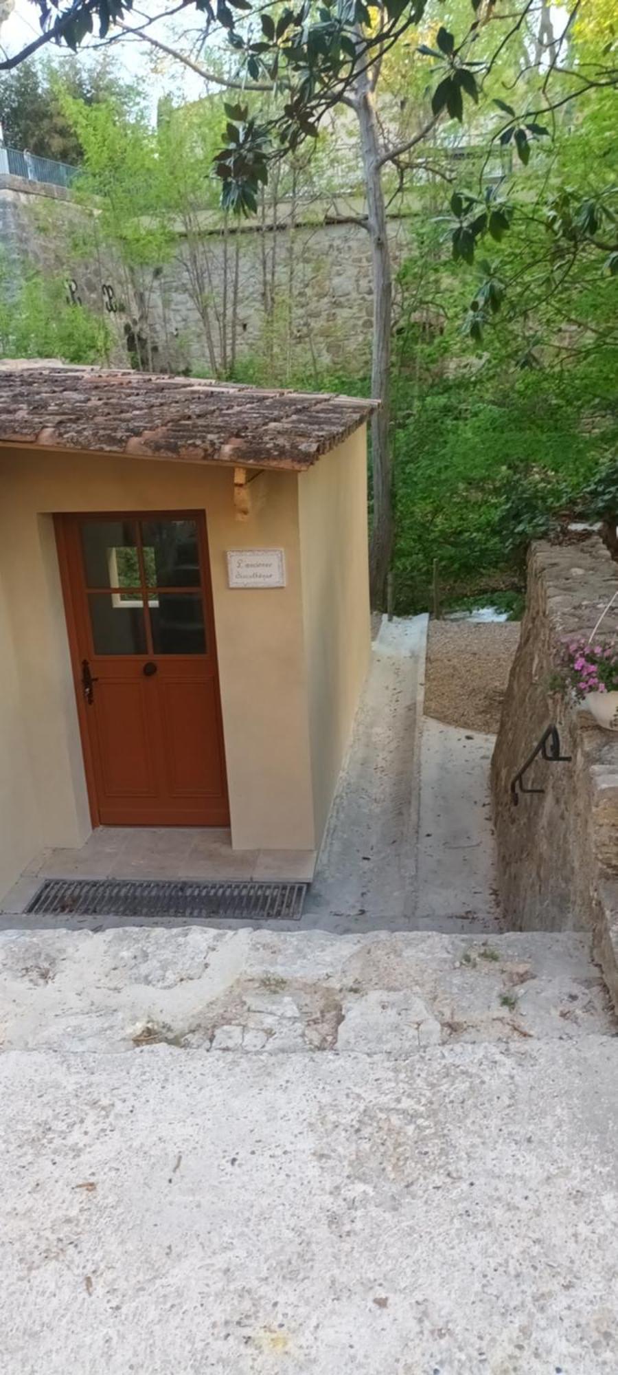 Bed and Breakfast Le Vieux Moulin De Jouques Exterior foto